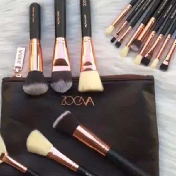 Zoeva 15 Piece Makeup Brushes With Pouch